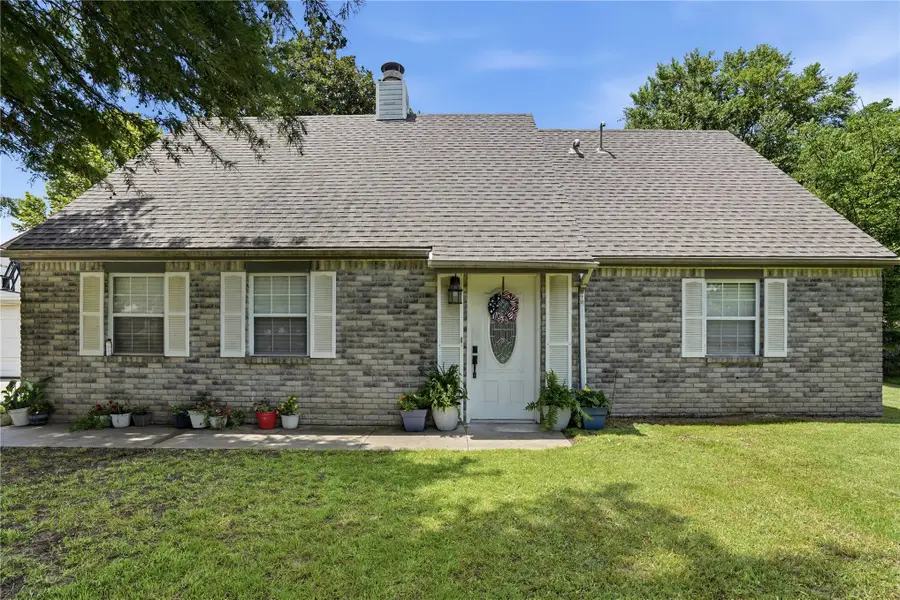 1502 N 3rd Avenue, Warner, OK 74469 - #3