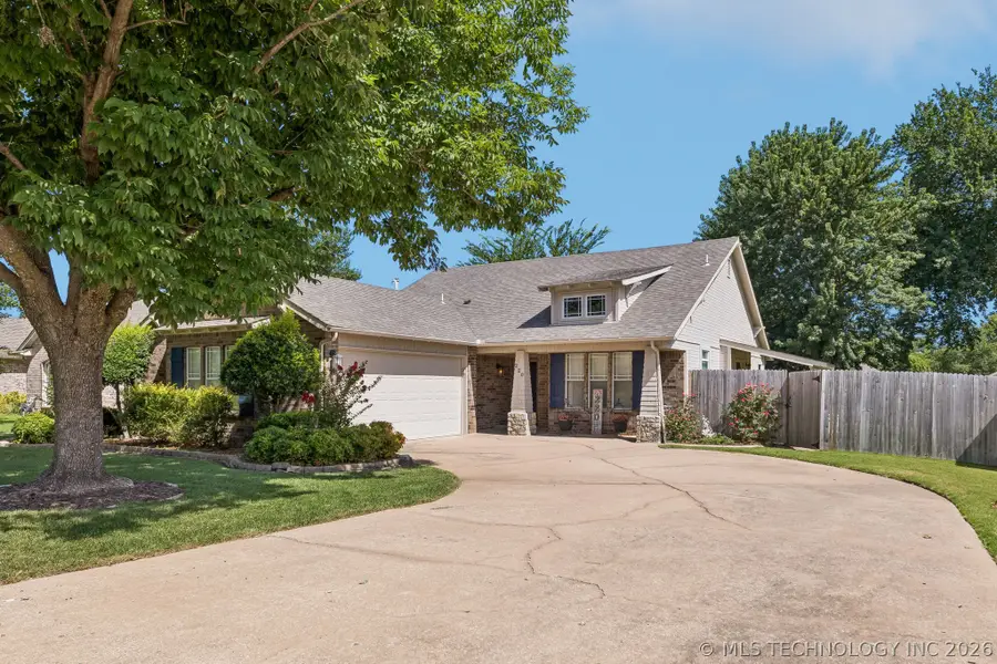 220 W Charleston Street, Broken Arrow, OK 74011 - #2
