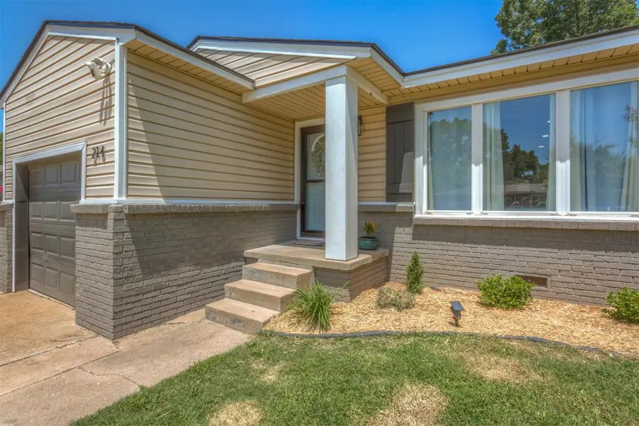 214 W Toledo Street, Broken Arrow, OK 74012 - #2