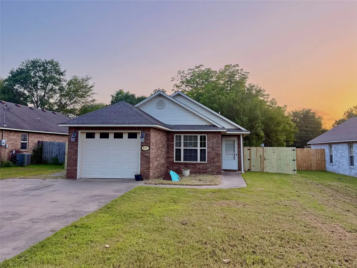 921 S Locust, Sallisaw, OK 74955 - #1