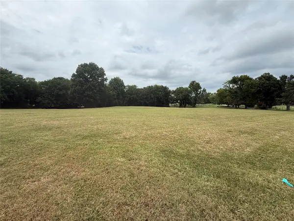 W Blue Starr Drive, Claremore, OK 74017
