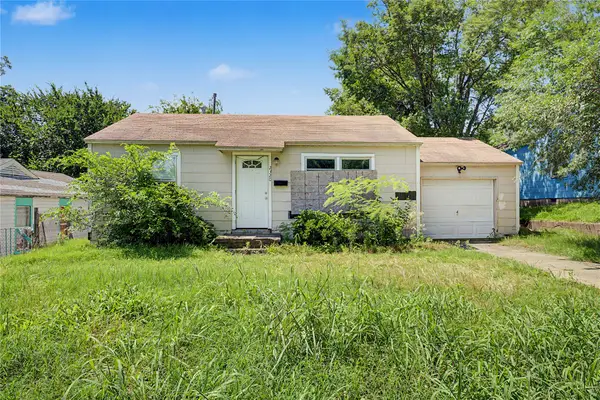 2320 W Easton Court, Tulsa, OK 74127