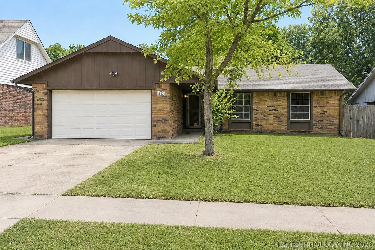 219 S 182nd Avenue, Tulsa, OK 74108 - #1