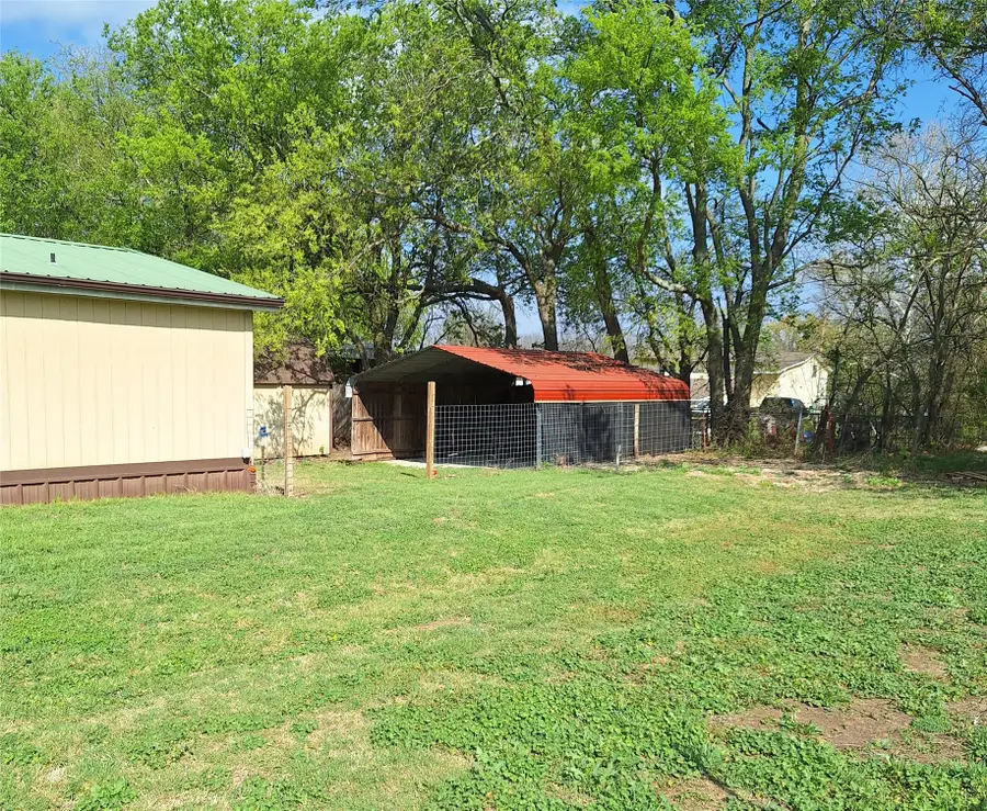 200 W 7th Street, Stratford, OK 74872 - #2