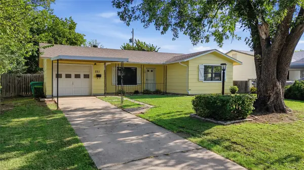 221 W Monterey Avenue, Sapulpa, OK 74066