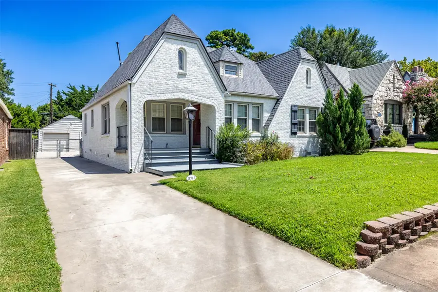 2711 E 14th Street, Tulsa, OK 74104 - #2