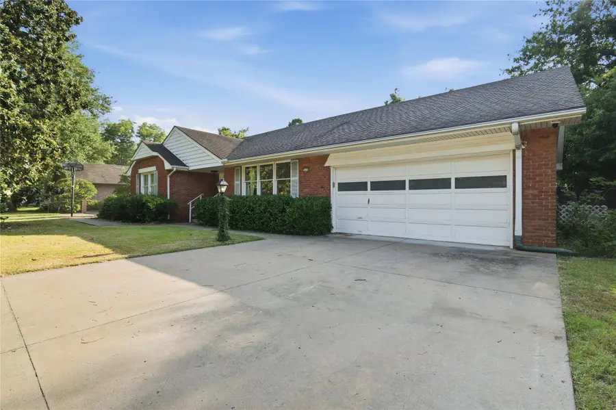 5430 S Zunis Avenue, Tulsa, OK 74105 - #2