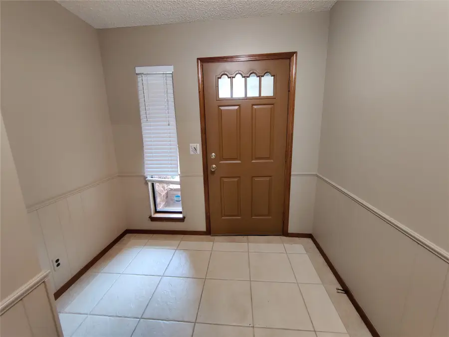 826 SE Quail Ridge Road, Bartlesville, OK 74006 - #2