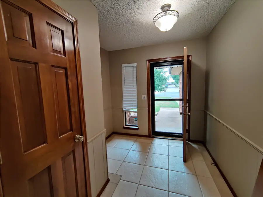 826 SE Quail Ridge Road, Bartlesville, OK 74006 - #3