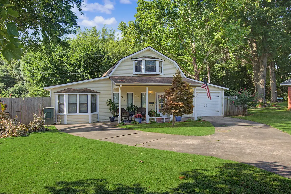 811 W Downing Street, Tahlequah, OK 74464 - #1