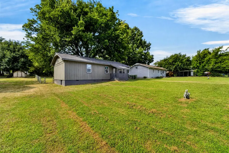 516 E Armory Avenue, Fort Gibson, OK 74434 - #2