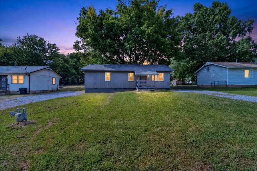 516 E Armory Avenue, Fort Gibson, OK 74434 - #3