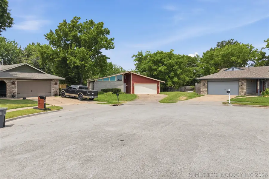 9902 E 28th Place, Tulsa, OK 74129 - #2