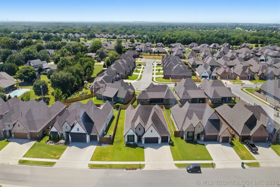 7908 N 147th East Avenue N, Owasso, OK 74055 - #2