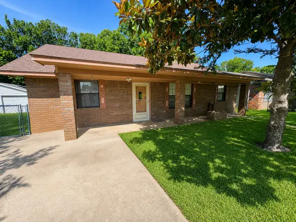 1608 E Crestview Avenue E, Marietta, OK 73448