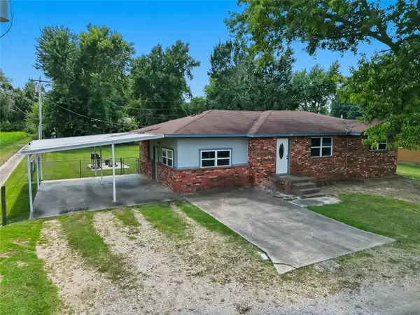 702 W Walnut Street, Stilwell, OK 74960
