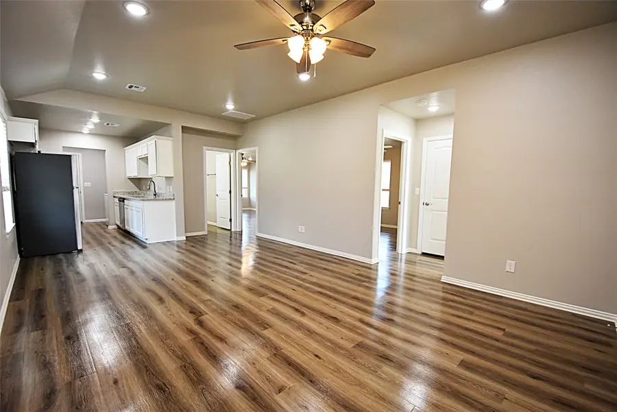 717 Elm Street, Seminole, OK 74868 - #3