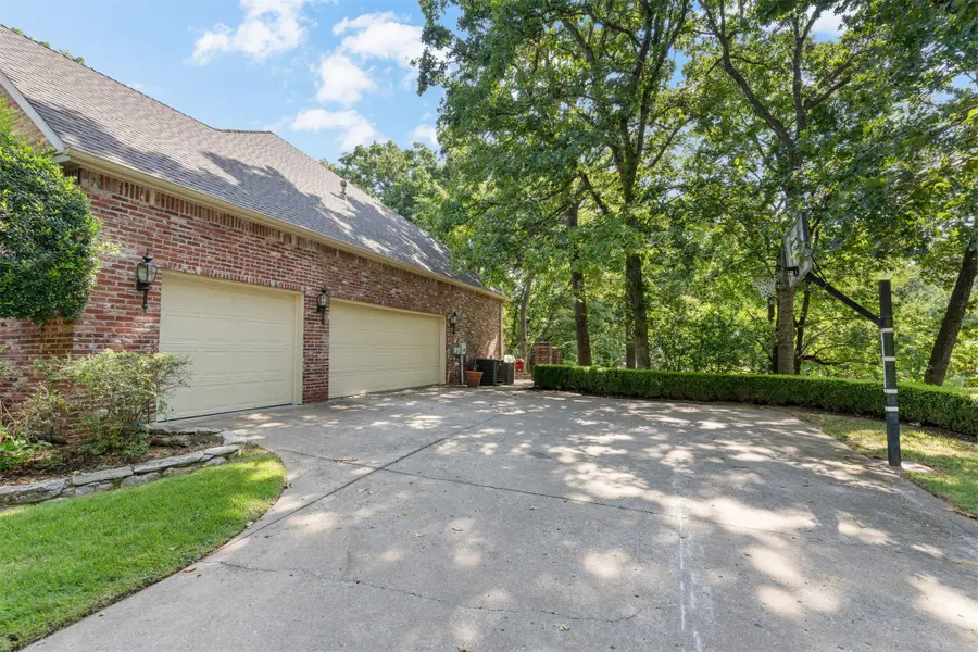 402 E 119th Street S, Jenks, OK 74037 - #3