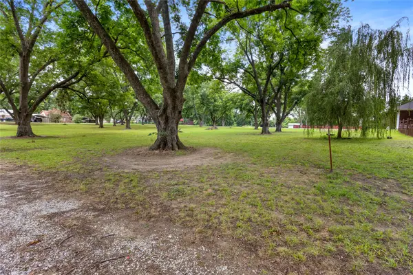 11 Orchard Street, Eufaula, OK 74432