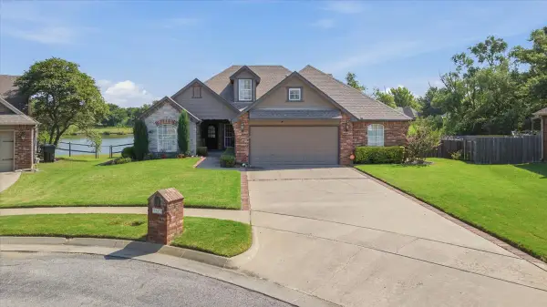 9903 E 100th Place N, Owasso, OK 74055
