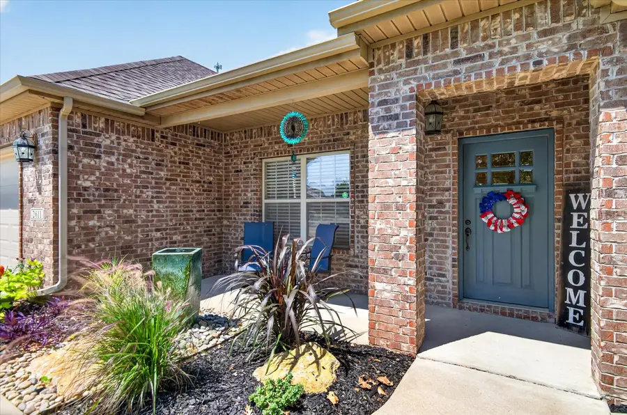 2611 Churchill Drive, Bartlesville, OK 74006 - #2