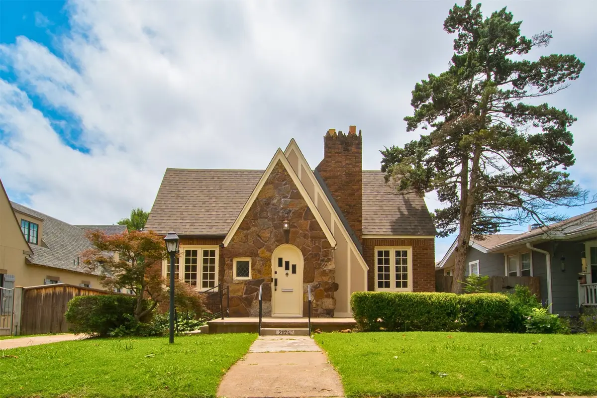 2124 E 19th Street, Tulsa, OK 74104 - #1