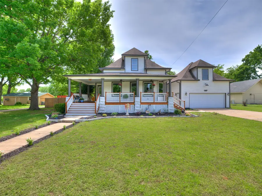 908 SE 3rd Street, Wagoner, OK 74477 - #3