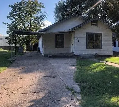 727 Dorchester Avenue, Muskogee, OK 74403