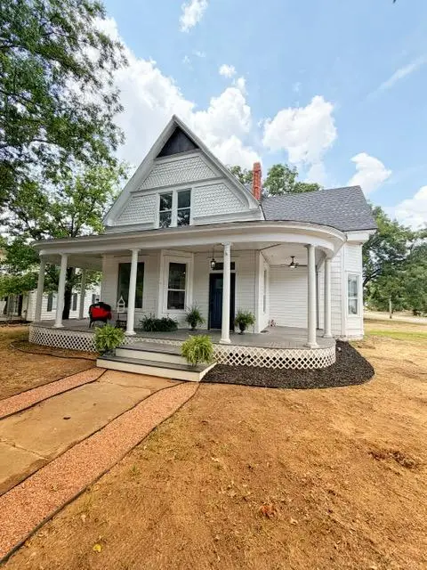 424 N Hinckley Street, Holdenville, OK 74848 - #1