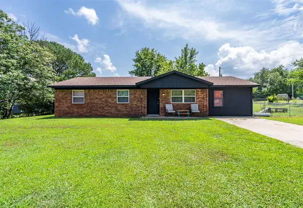 427 W Walnut Avenue, Oaks, OK 74359