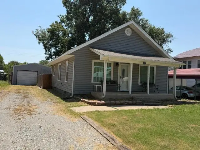 605 N Burgess Street, Holdenville, OK 74848 - #2