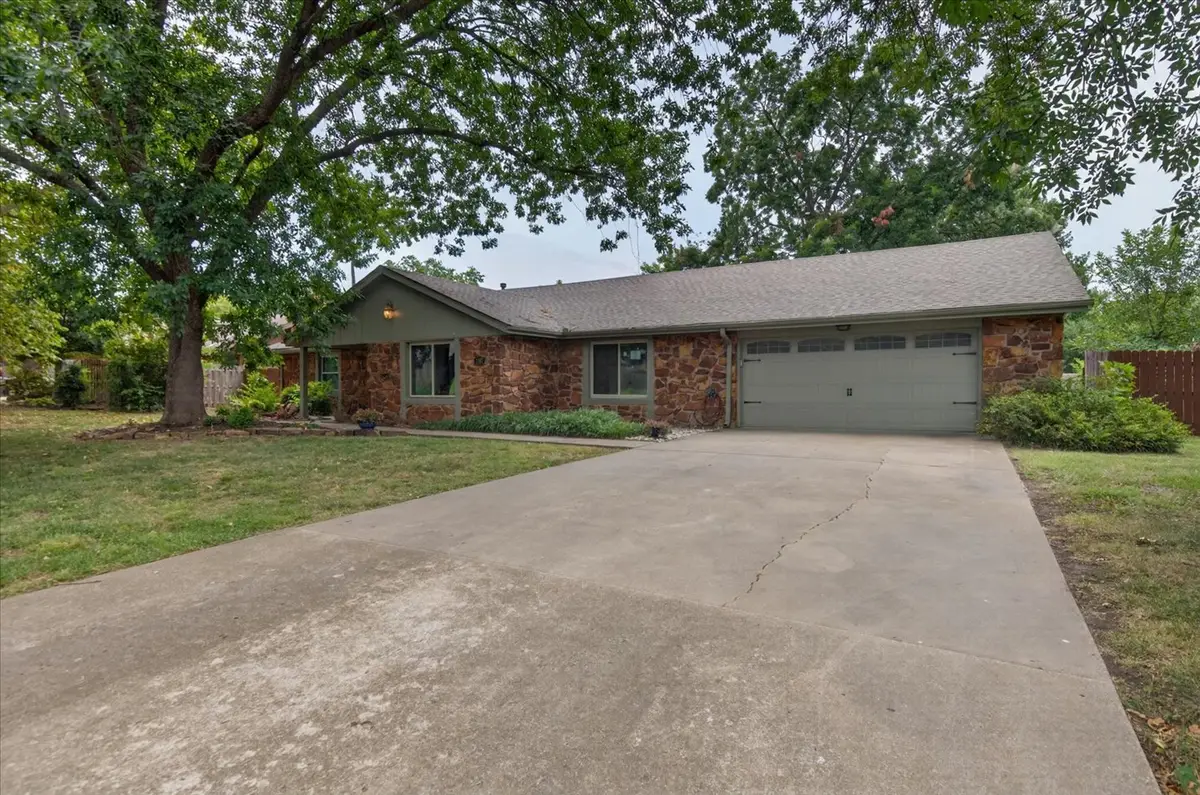 2417 Georgetown Drive, Bartlesville, OK 74006 - #1
