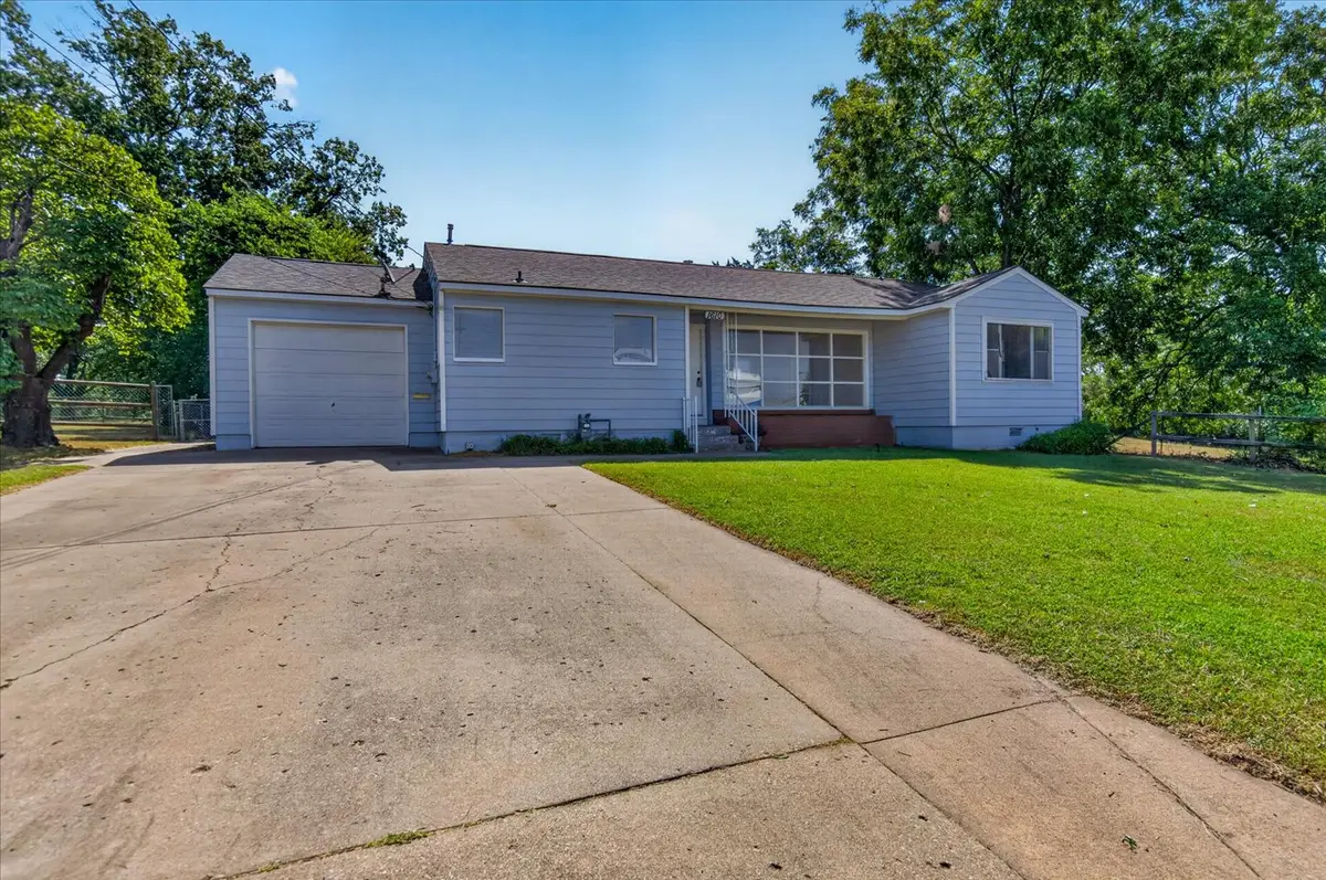 1610 S Shawnee Avenue, Bartlesville, OK 74003 - #1