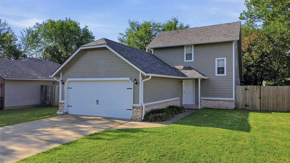 9452 E Cherrywood Drive, Claremore, OK 74019 - #1