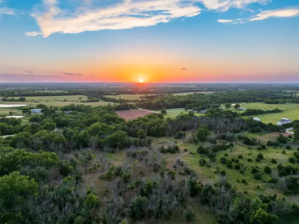1 E Lone Chimney Road, Glencoe, OK 74032