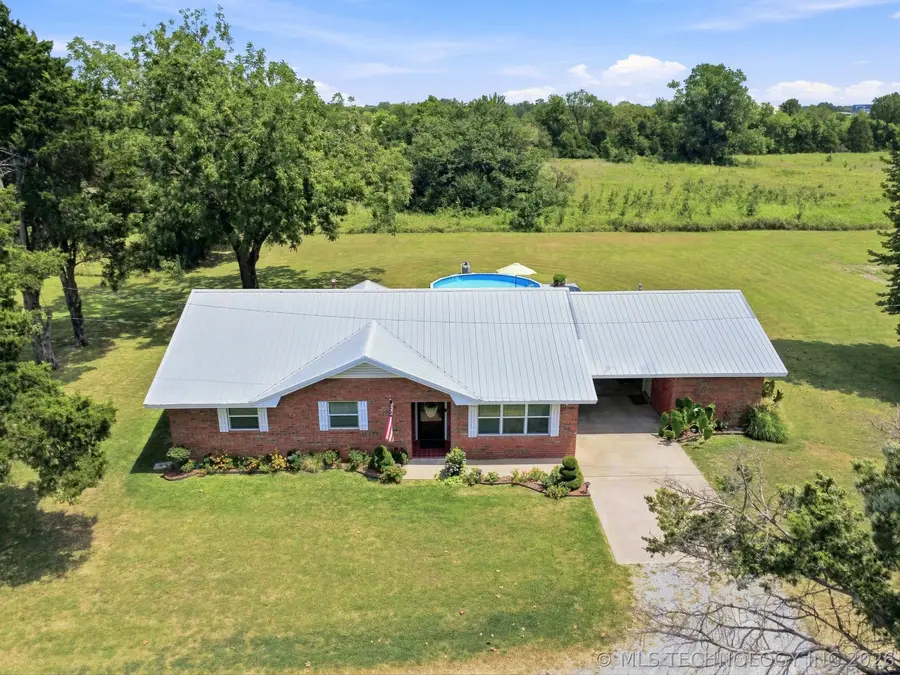 200 W Cuneo Place, Okmulgee, OK 74447 - #2