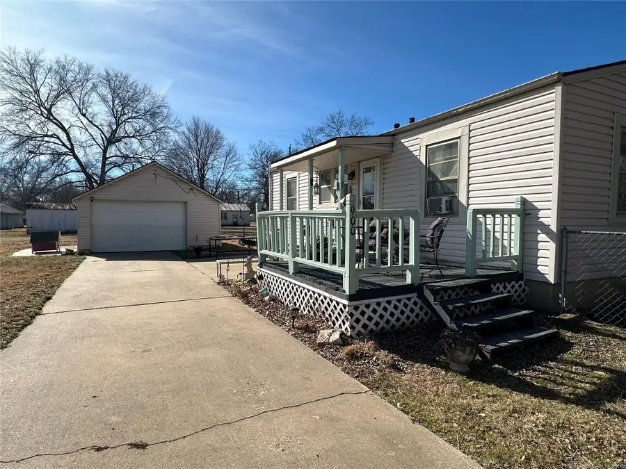 900 W 10th Street, Okmulgee, OK 74447 - #2