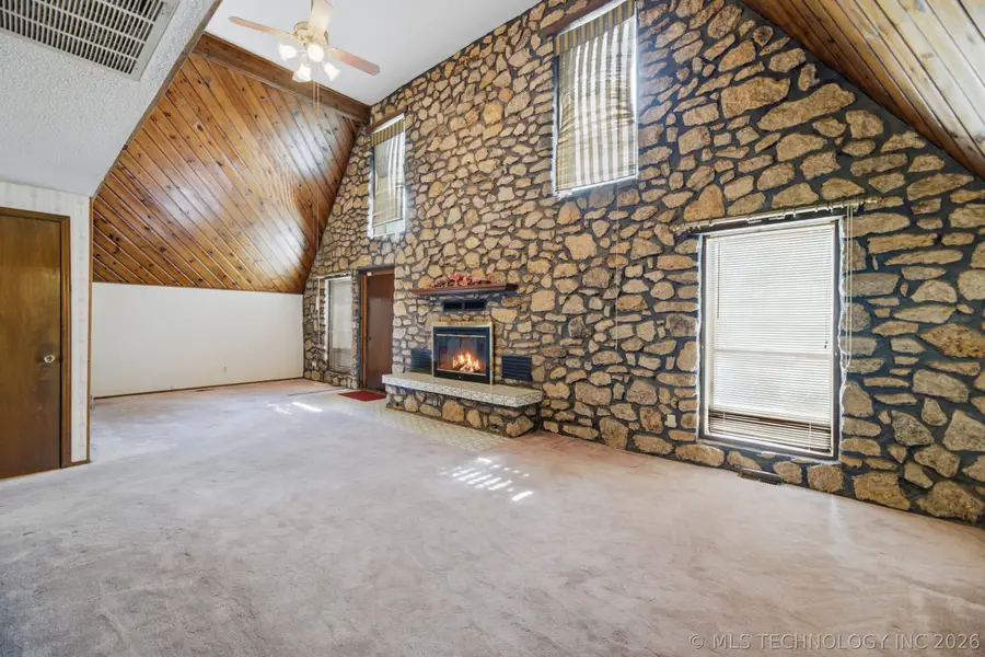 800 S Moore Avenue, Claremore, OK 74017 - #2