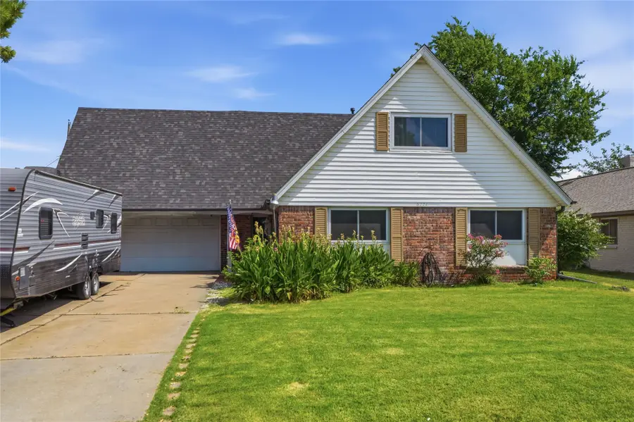 8221 E 35th Street, Tulsa, OK 74145 - #2