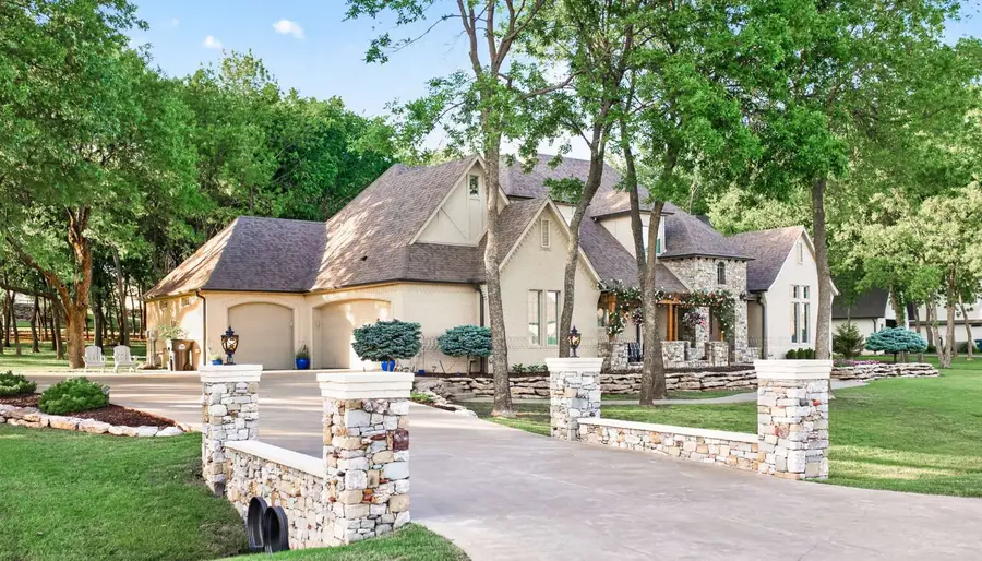 8112 N 72nd East Avenue, Owasso, OK 74055 - #2