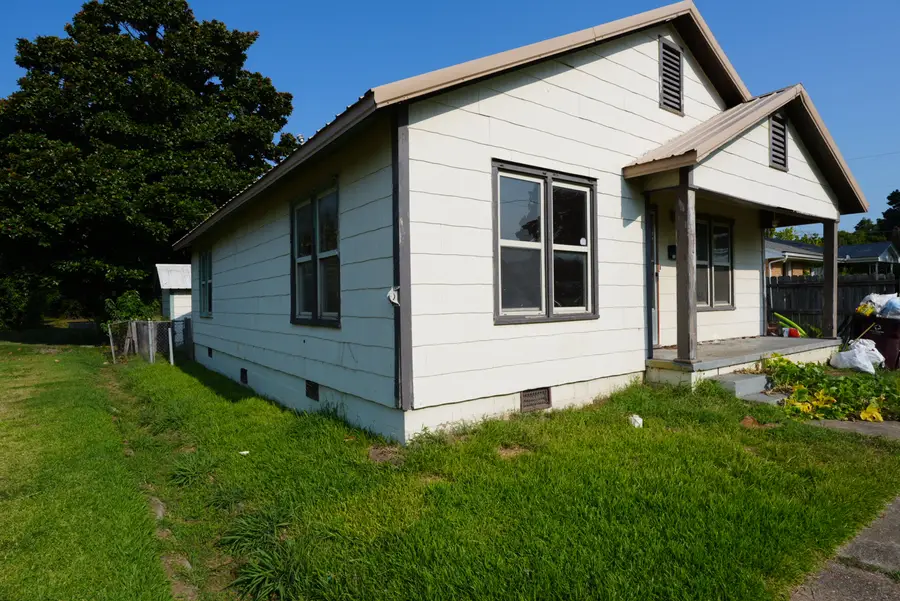106 S 2nd, Eufaula, OK 74432 - #2