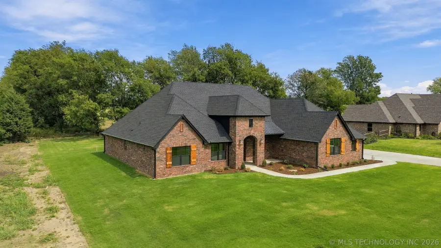 5225 E Norwood Street, Claremore, OK 74019 - #2