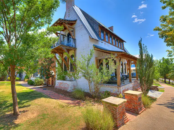 67 Ridgeline Road #A, Carlton Landing, OK 74432