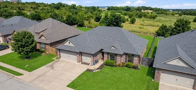 8409 N 77 East Avenue, Owasso, OK 74055 - #3