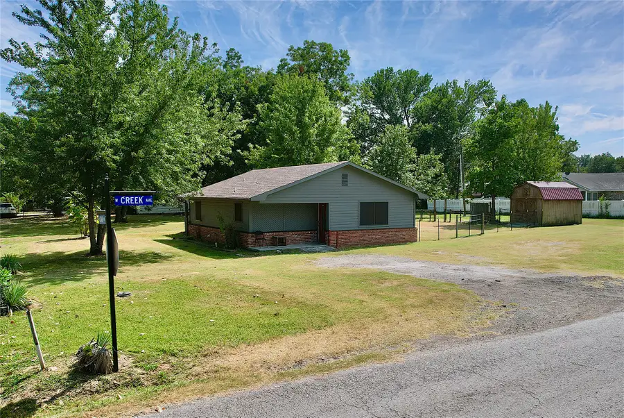 200 W Creek Avenue, Checotah, OK 74426 - #3