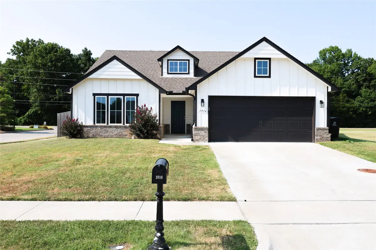 1916 E Tucson Place, Broken Arrow, OK 74011 - #1