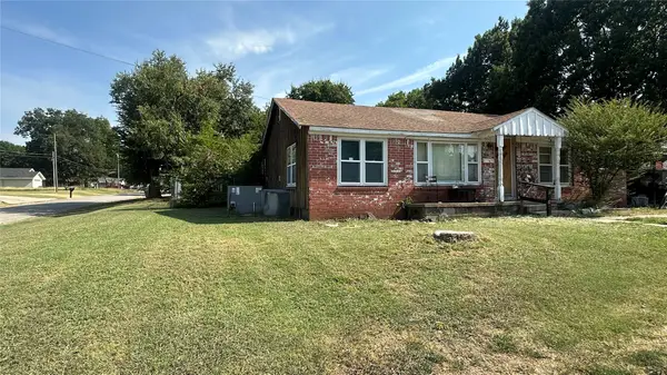 310 Adler Avenue, Davis, OK 73030