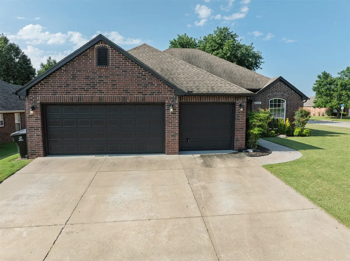 2517 W Ocala Street, Broken Arrow, OK 74011 - #1