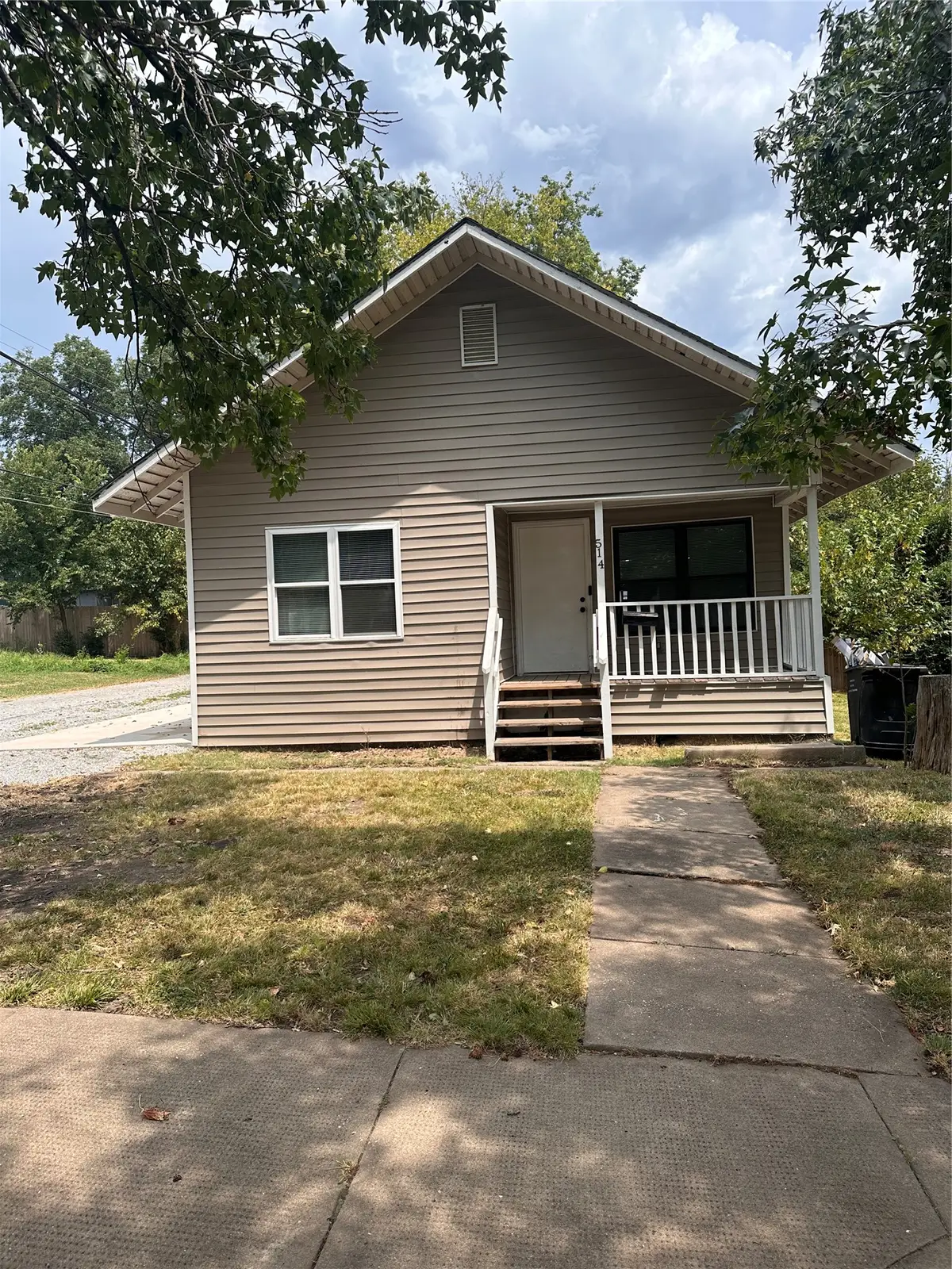 514 E 9th, Bartlesville, OK 74003 - #1