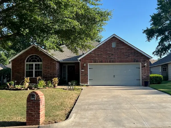 8910 E 100th Place, Tulsa, OK 74133
